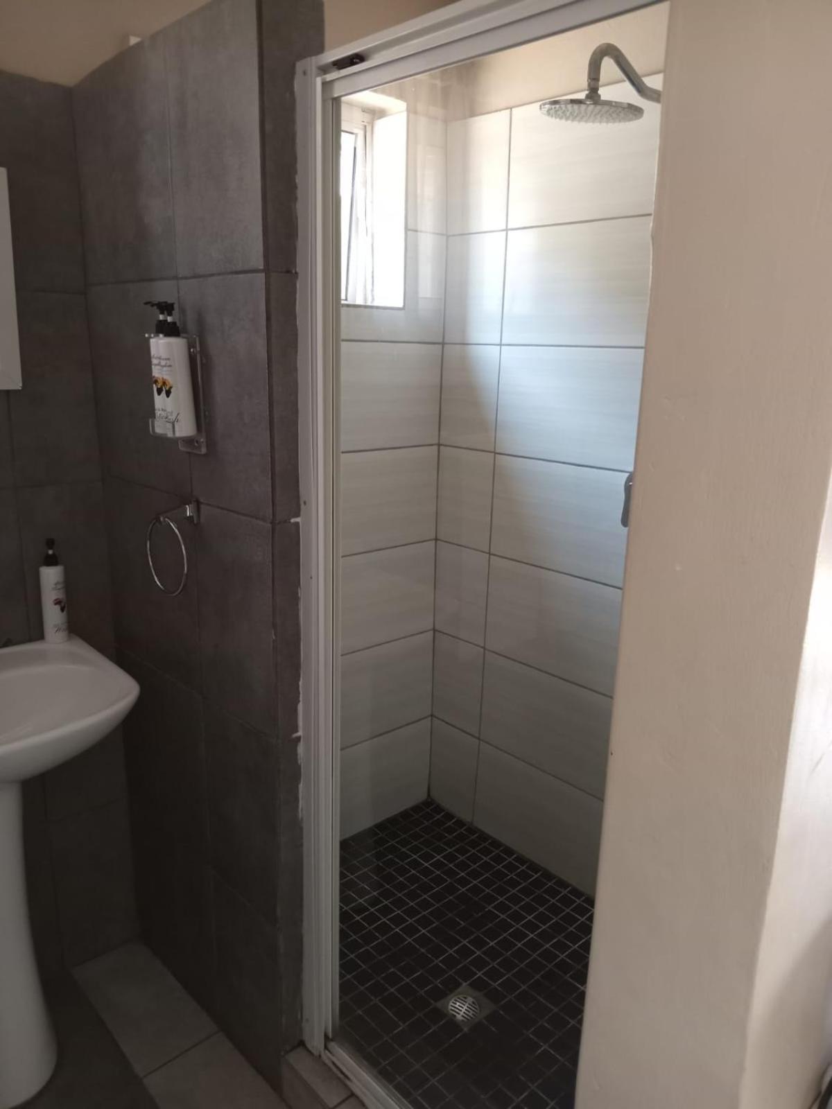 African Kingdom Guest House Boksburg Kültér fotó