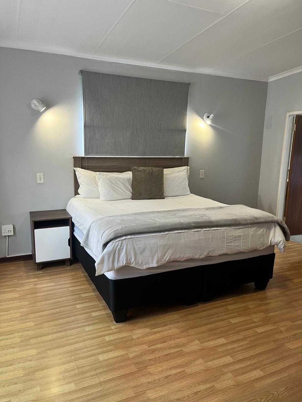 African Kingdom Guest House Boksburg Kültér fotó