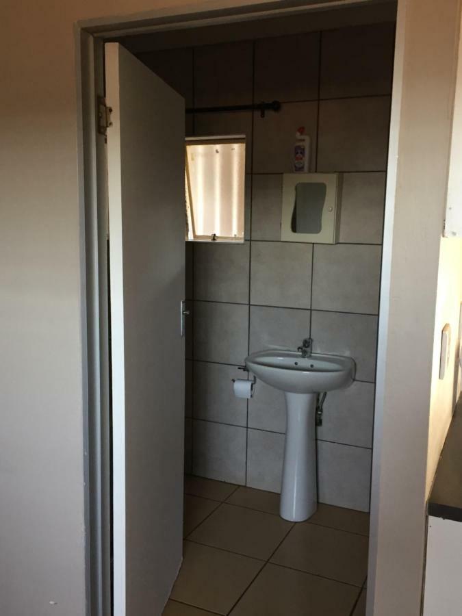 African Kingdom Guest House Boksburg Kültér fotó