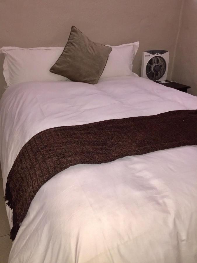 African Kingdom Guest House Boksburg Kültér fotó