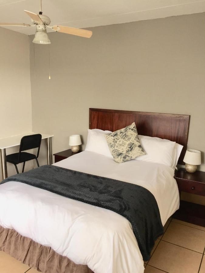 African Kingdom Guest House Boksburg Kültér fotó